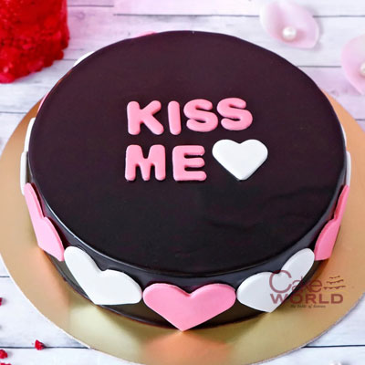 Kiss Me Cake